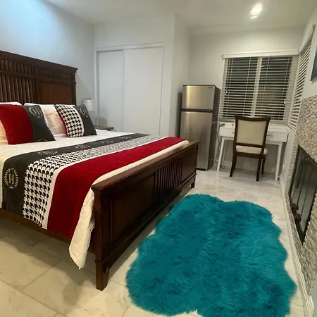 2#Family Suite King Bed Room Chino Hills Exterior photo
