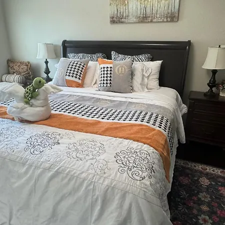 2#Family Suite King Bed Room Chino Hills Exterior photo