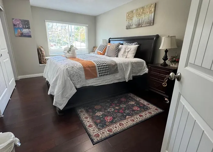 2#Family Suite King Bed Room